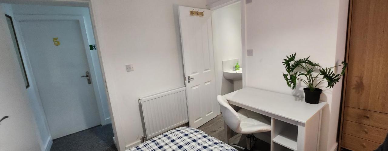 White House Ensuite Double Bedroom Warrington  Exterior foto