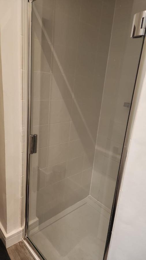 White House Ensuite Double Bedroom Warrington  Exterior foto
