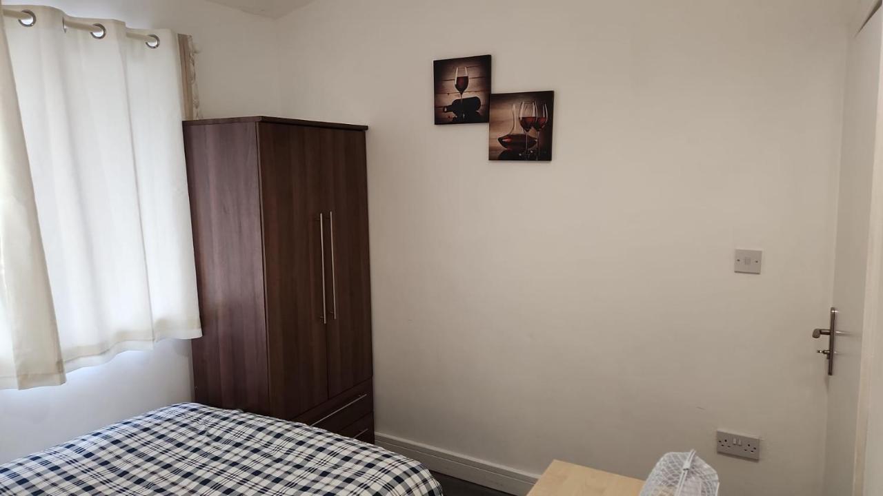 White House Ensuite Double Bedroom Warrington  Exterior foto